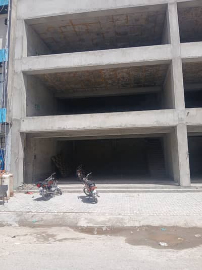 In Model Town - Block B Building Sized 4 Marla For rent