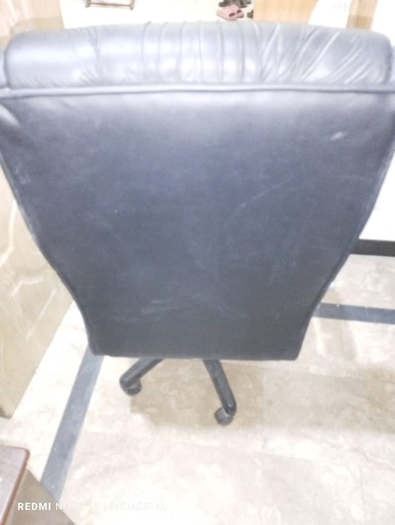 Executive Chair 3