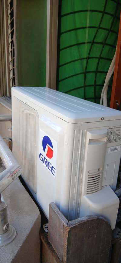 Gree Air Conditioner 1 Ton AC (Non-Inverter)