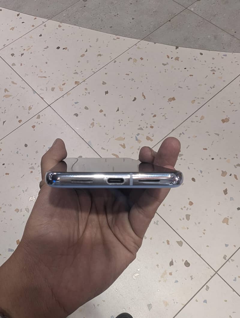 Google pixel 8 pro 2
