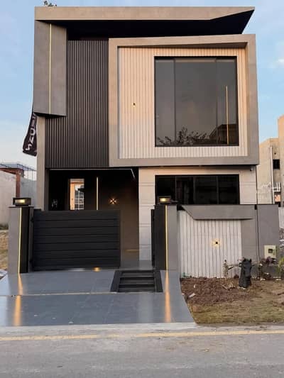 Prime Location 5 Marla House In Only Rs. 25000000