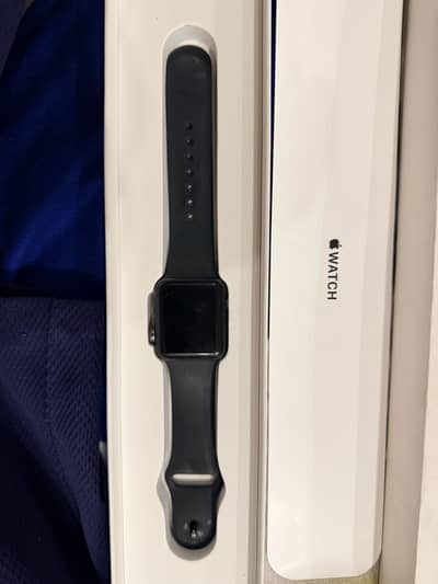 Apple watch Series 3 with original box , 10/10 condition