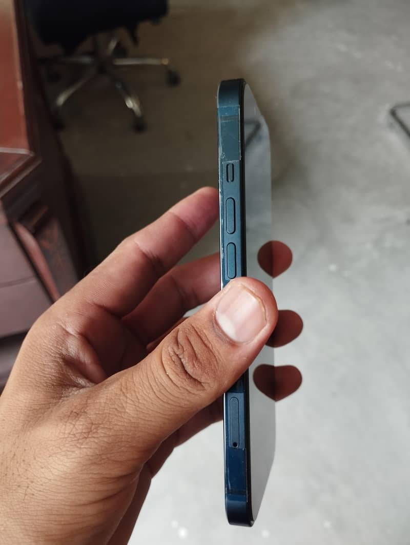 iPhone 13 JV 3