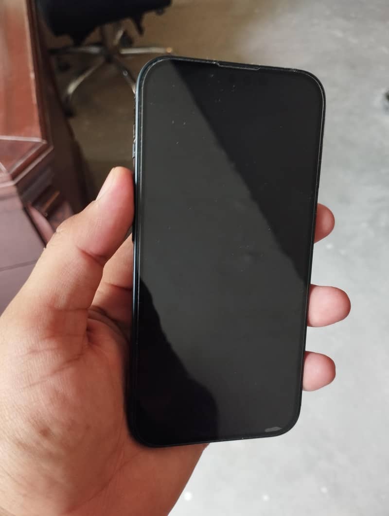 iPhone 13 JV 4