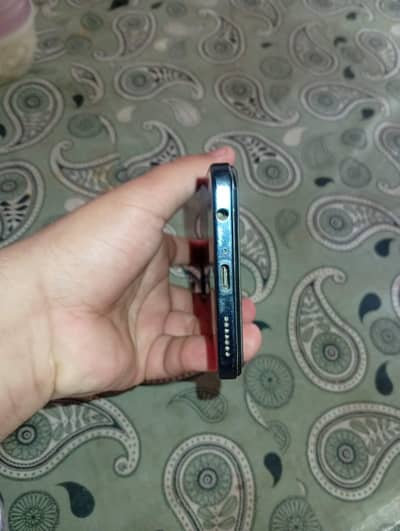 6gb Ram 128 gb Rom front camera 32M or back camera 48M