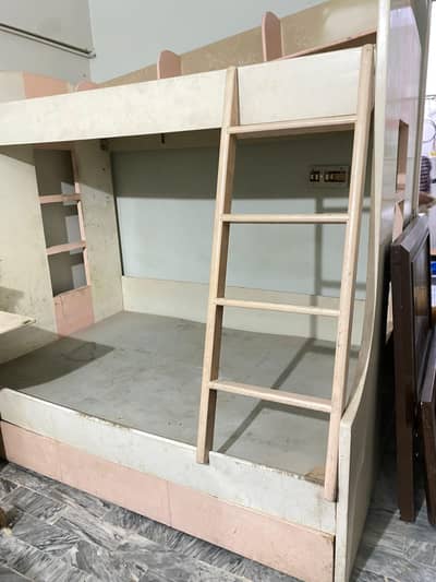 Bunk bed deco paint