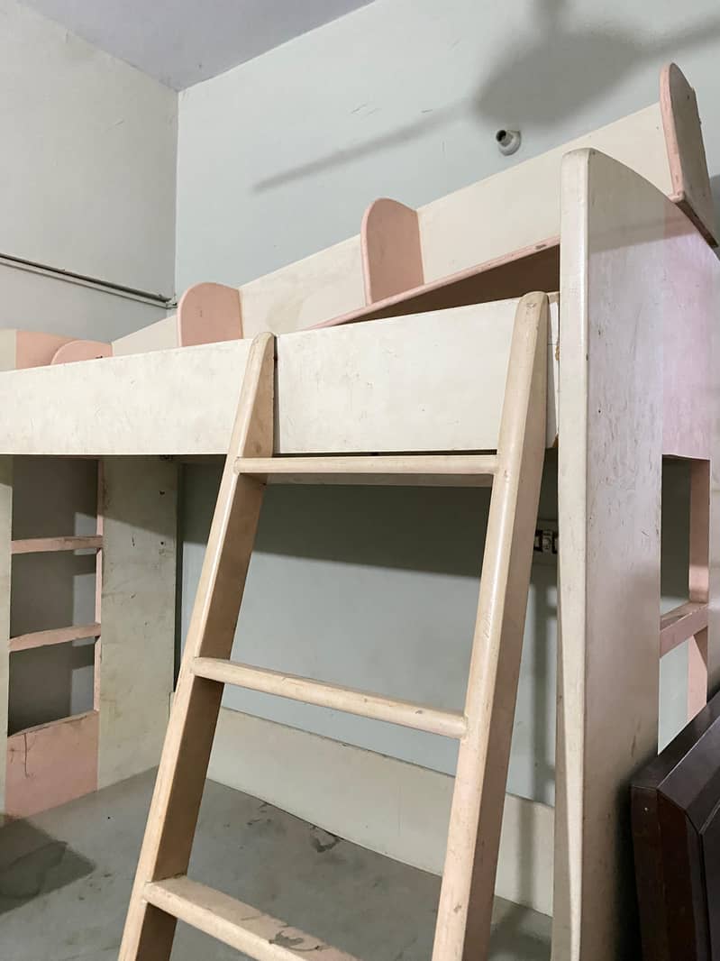 Bunk bed deco paint 1