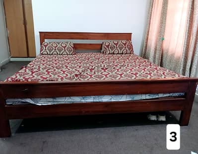 King size bed n single bed