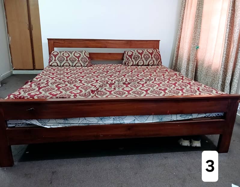 King size bed n single bed 0