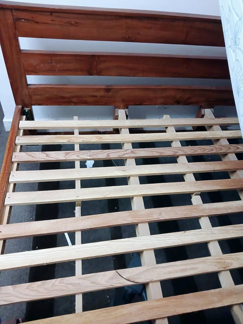 King size bed n single bed 1