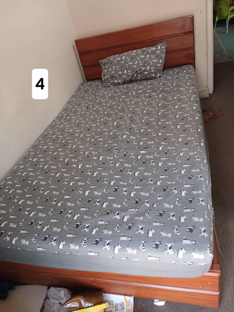King size bed n single bed 6