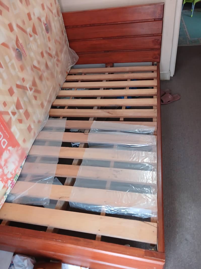 King size bed n single bed 7