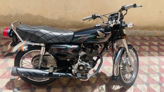 Honda CG 125 Black 2023 model