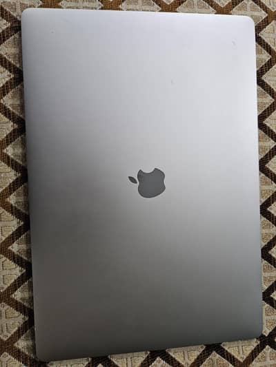 Macbook Pro 16inch 1TB SSD 32 GB RAM 4B Graphic card