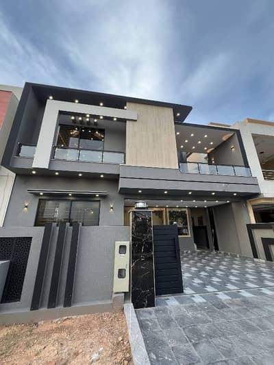 Spacious 10 Marla Architect-Designed House for Rent
