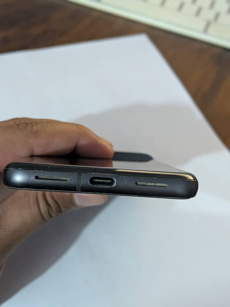 Google Pixel 8 4