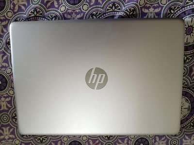 HP LAPTOP RYZEN 3 EQUIVALENT TO 8TH GEN