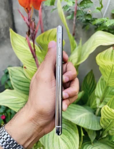 IPHONE 11PRO PTA 256GB with Box