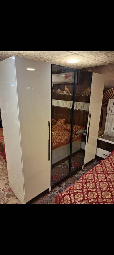 bridal wardrobe,glass door wardrobe