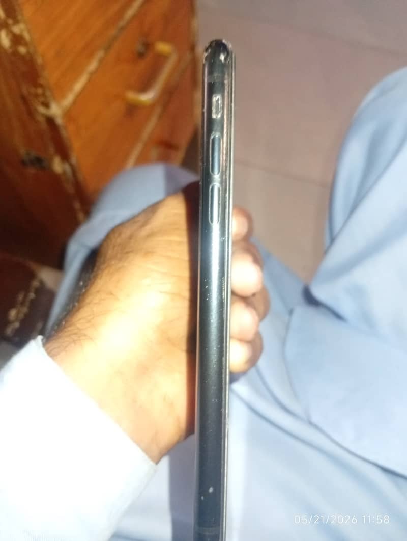 iPhone xr 4