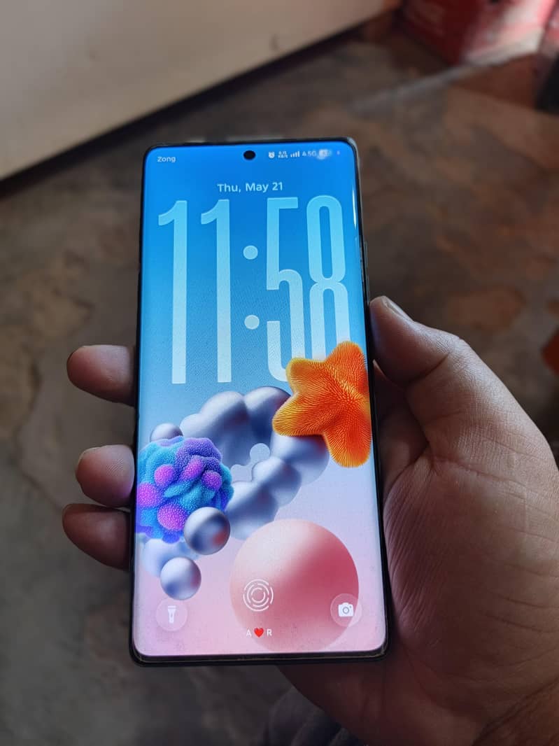 Tecno camon 40 pro 4
