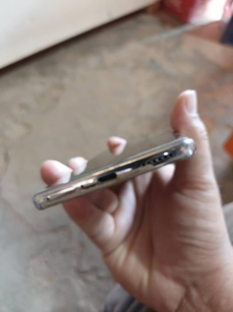 Tecno camon 40 pro 6