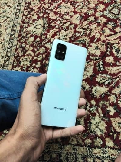 SAMSUNG A71 WITH BOX