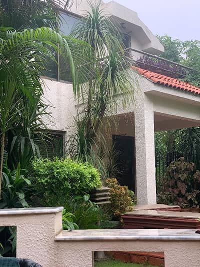 Beautiful Luxury House With Lounge And Entrance In Racecourse Park Jillani Park