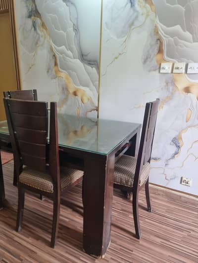 DINING TABLE FOR SALE