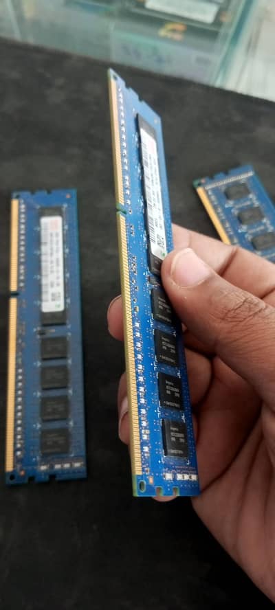 Server pc 6Gb DDr3 Ram For Sell each stick is 2gb