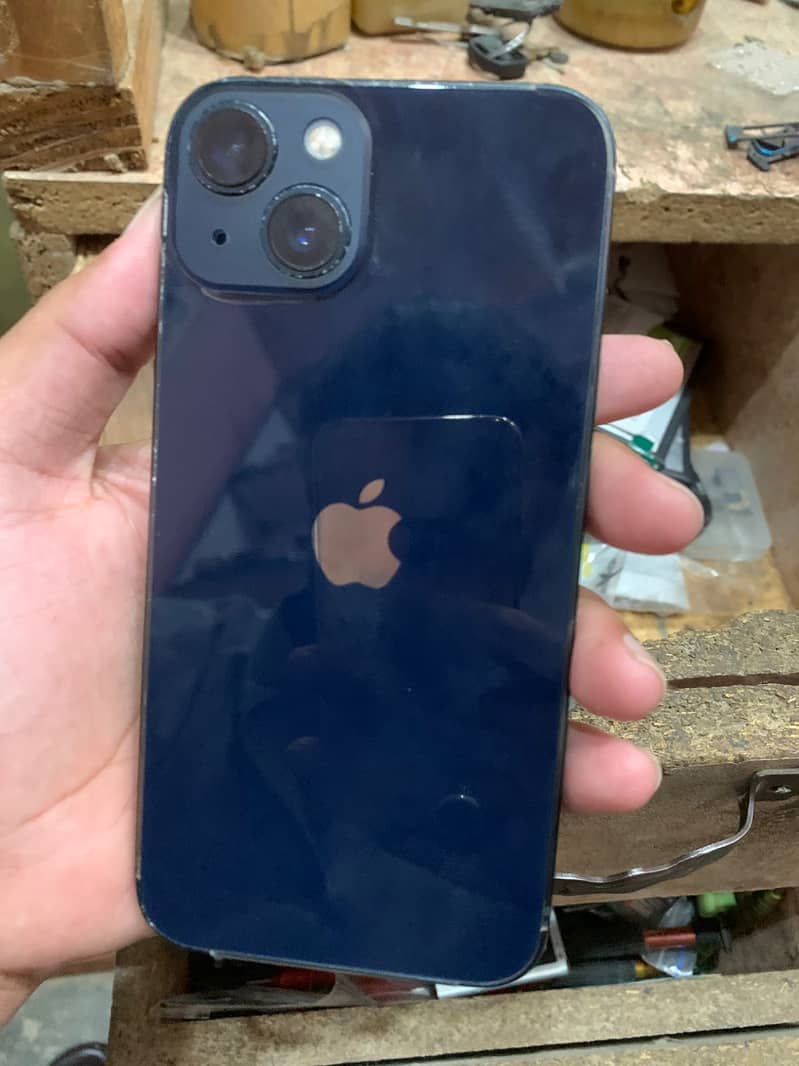 Apple iPhone 13 0