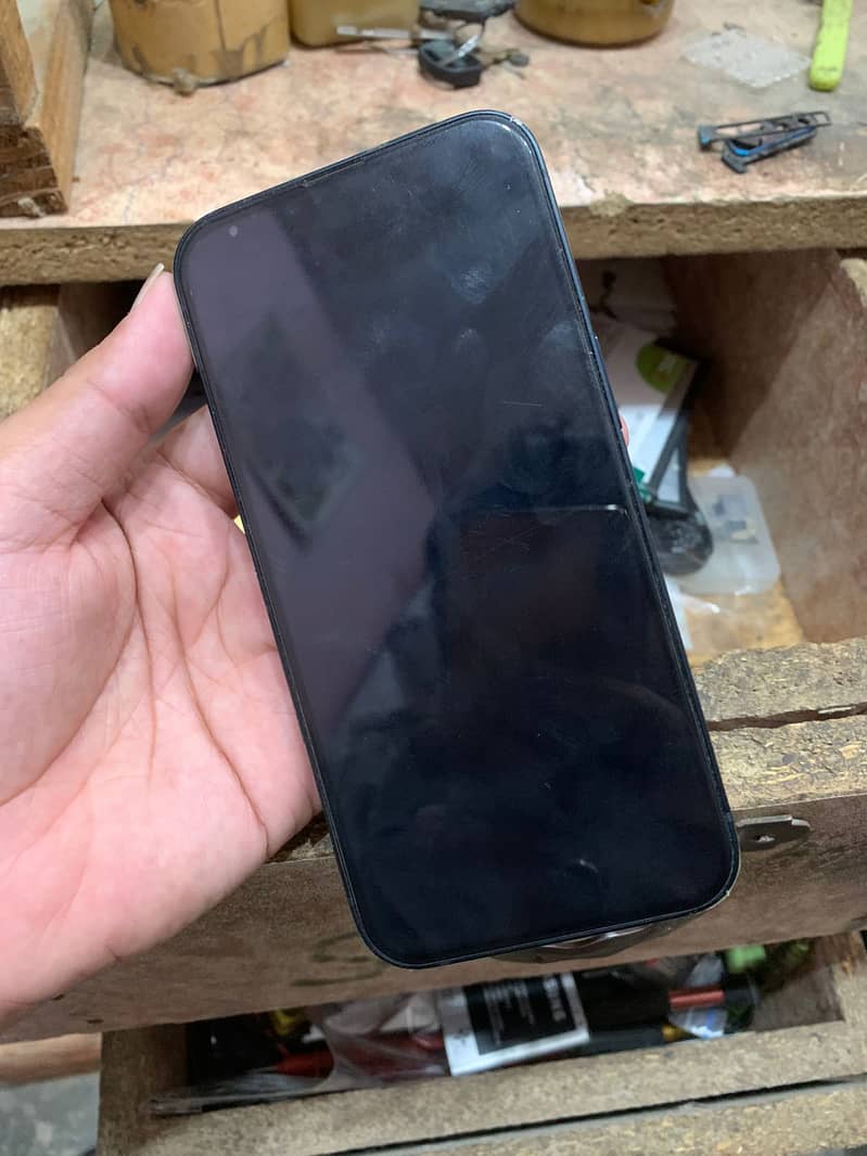 Apple iPhone 13 1