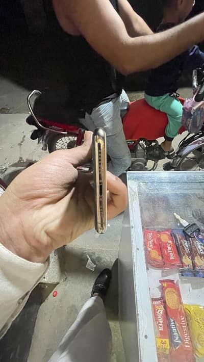 256 gb 76 battery health dual PTA whtsapp number 03090957077