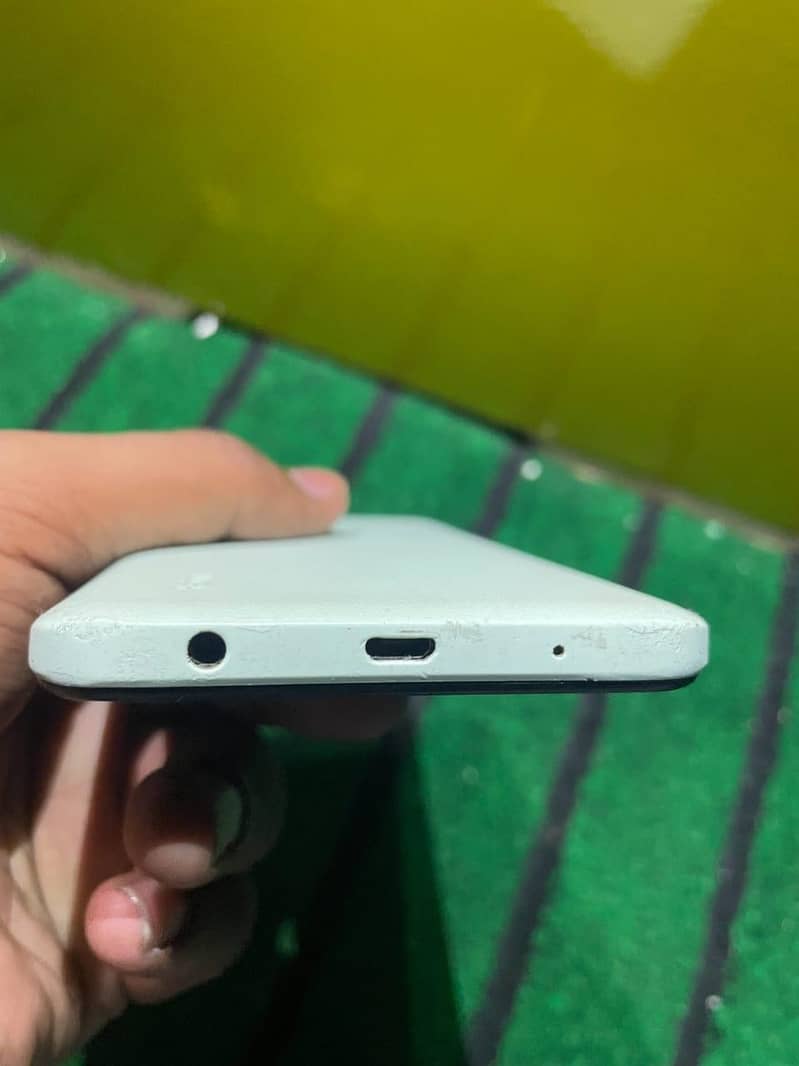 Redmi A2+ 0