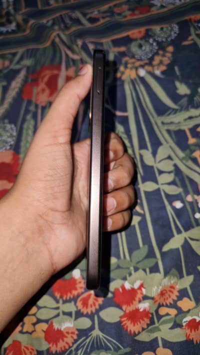oppo a6s condion 10/10  sirf 10 days use fon
