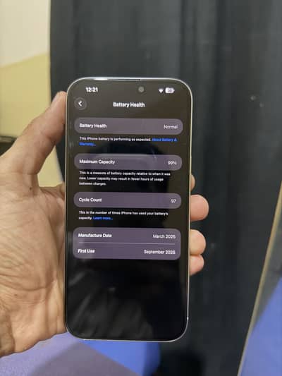 Iphone 16 pro max jv white color under warranty ( condition like new )