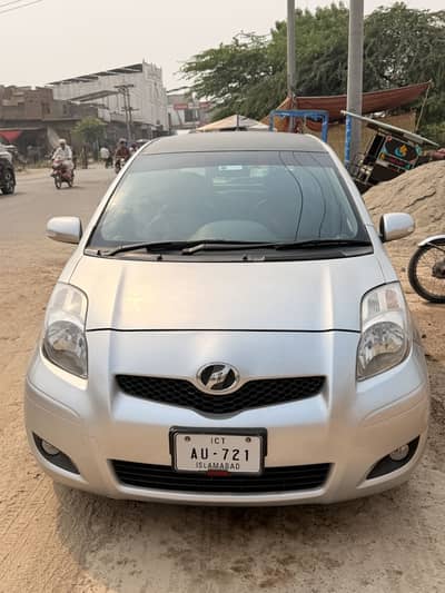 Toyota vitz 2010 /14.