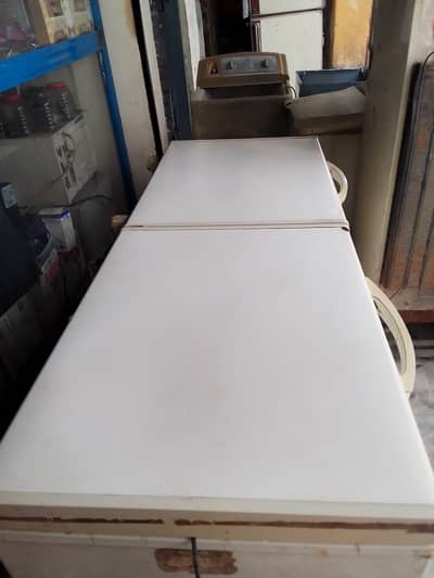 Waves deep freezer double door good condition cooling perfect r
