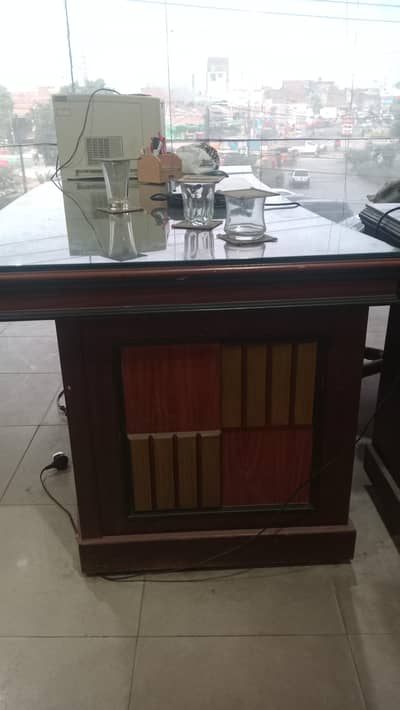 Table is in good  condition. minor touching  and executive