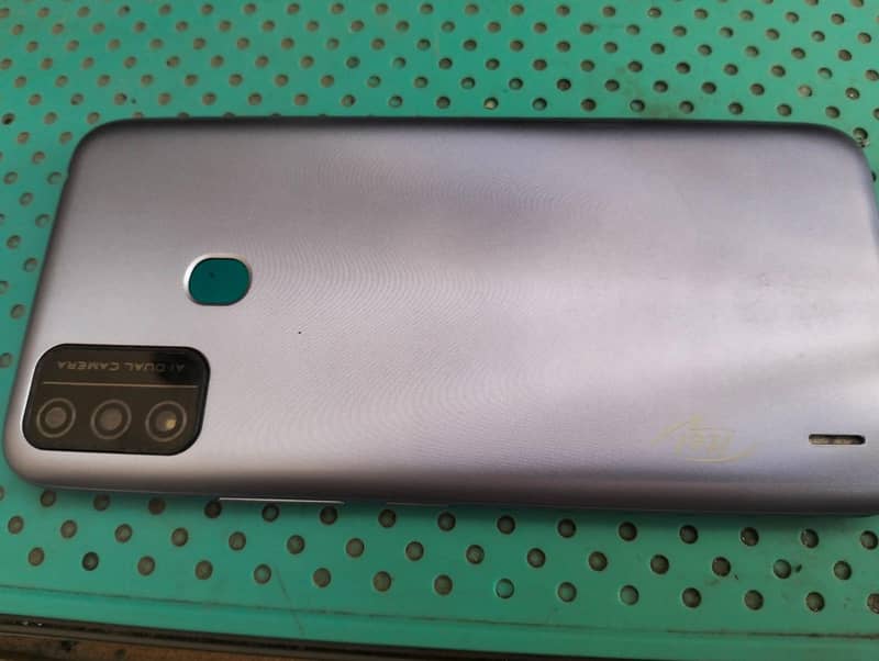 itel a48 1