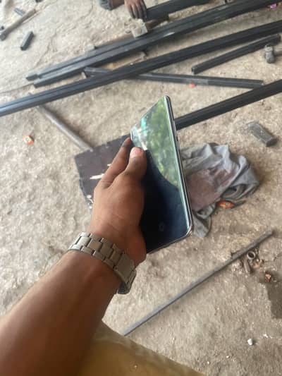 I am selling Tecno sprak 40 pro plus
