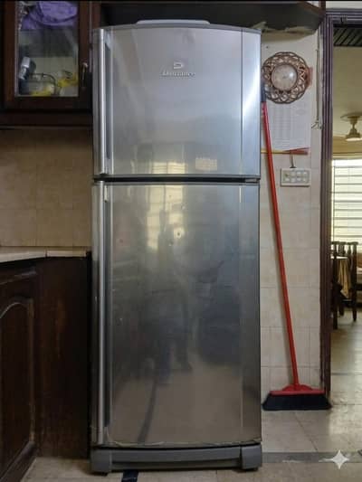 Dawlance Fredige Medium size 12 cubic feet