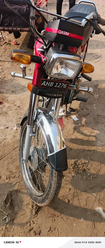 10 / 10 گاڑی بالکل صاف ہے