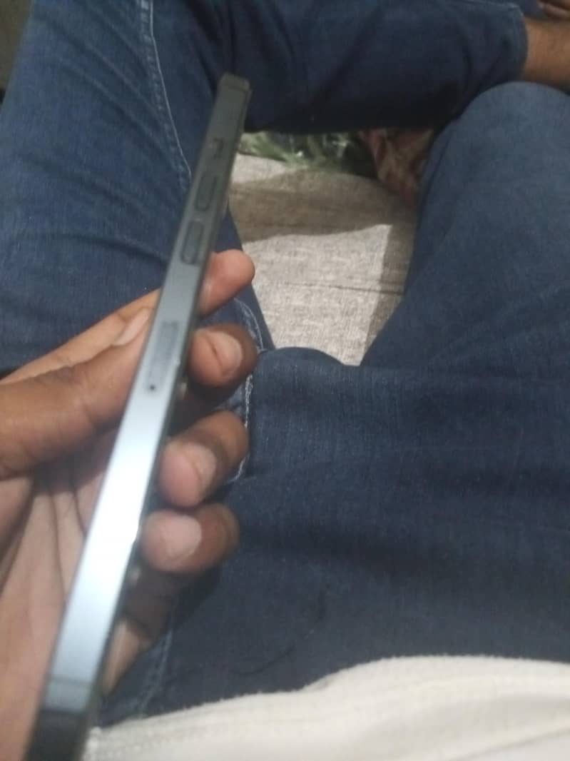 Iphone 12 pro max 1