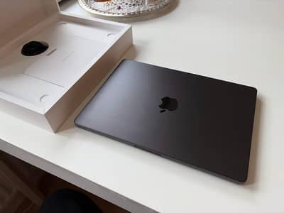 Macbook Pro M5, 14" (16/512) Just Box Open