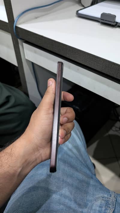 Vivo y 18 6/128 9/10 condition