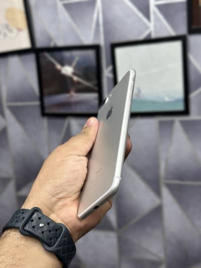 iPhone 7Plus 32GB Pta Approved Mint Condition
