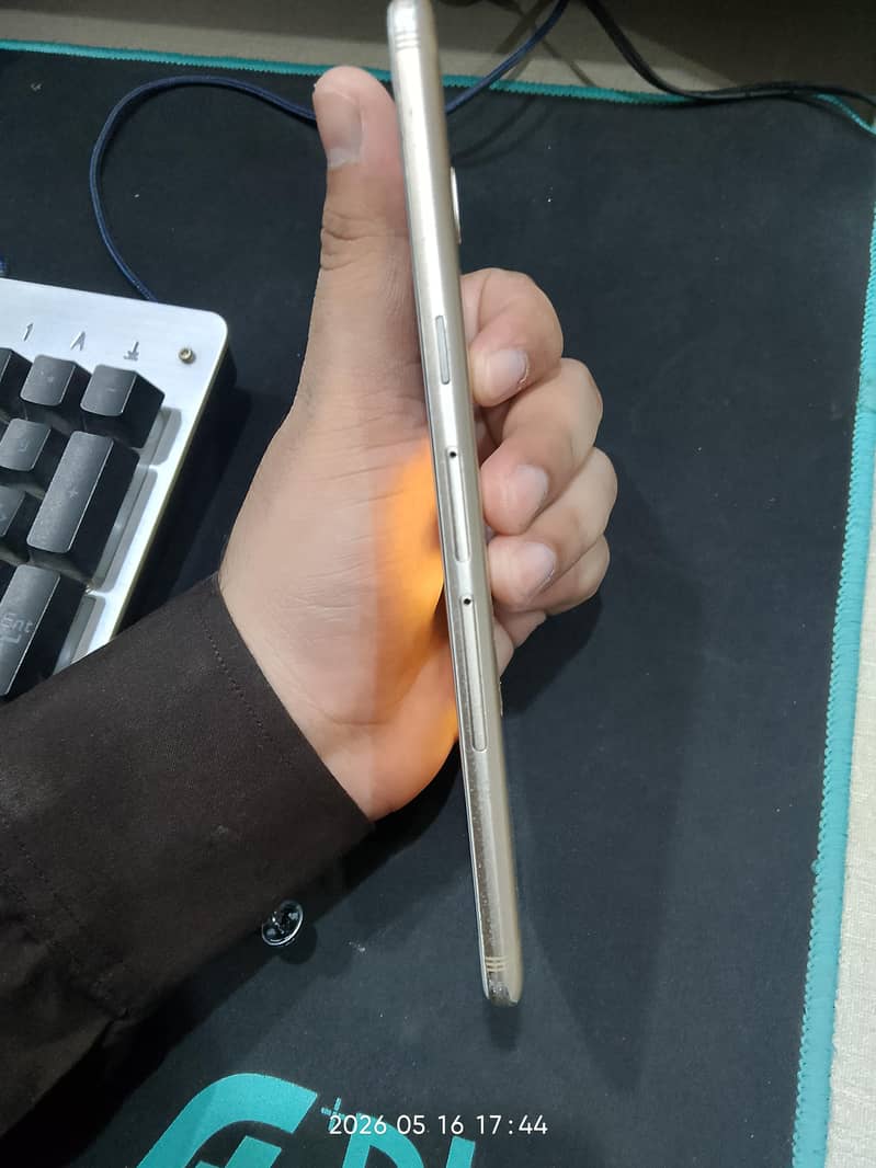C9 Pro 4/64 1