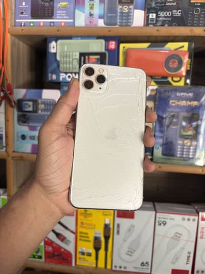 Batri sarvic pe hy 256gb non pta back totii hy baki all ok hy