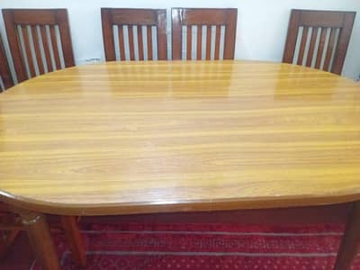 Dining Table with 6 Chairs – Perfect Condition